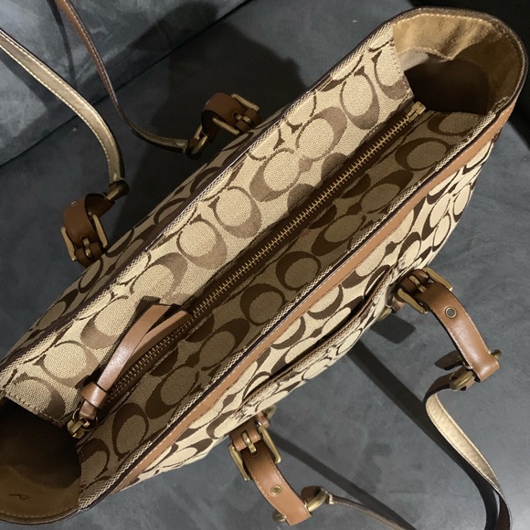 Women’s coach purse - Picture 5 of 6